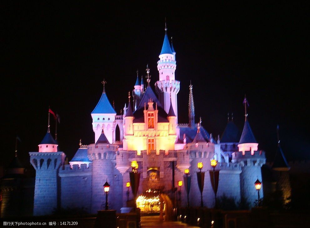 迪斯尼里的城堡夜景图片