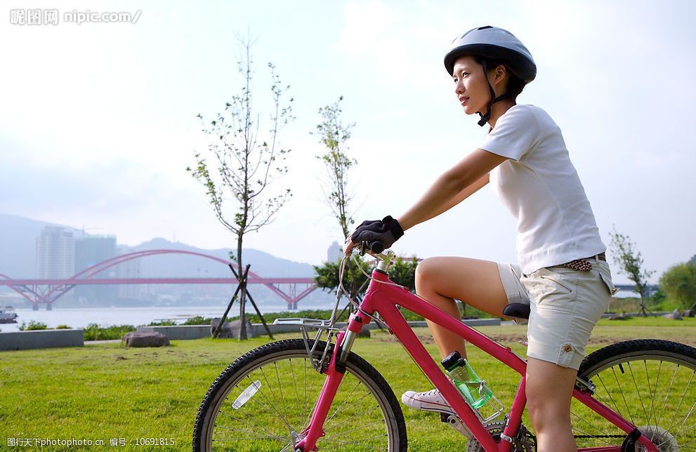 少女騎自行車圖片