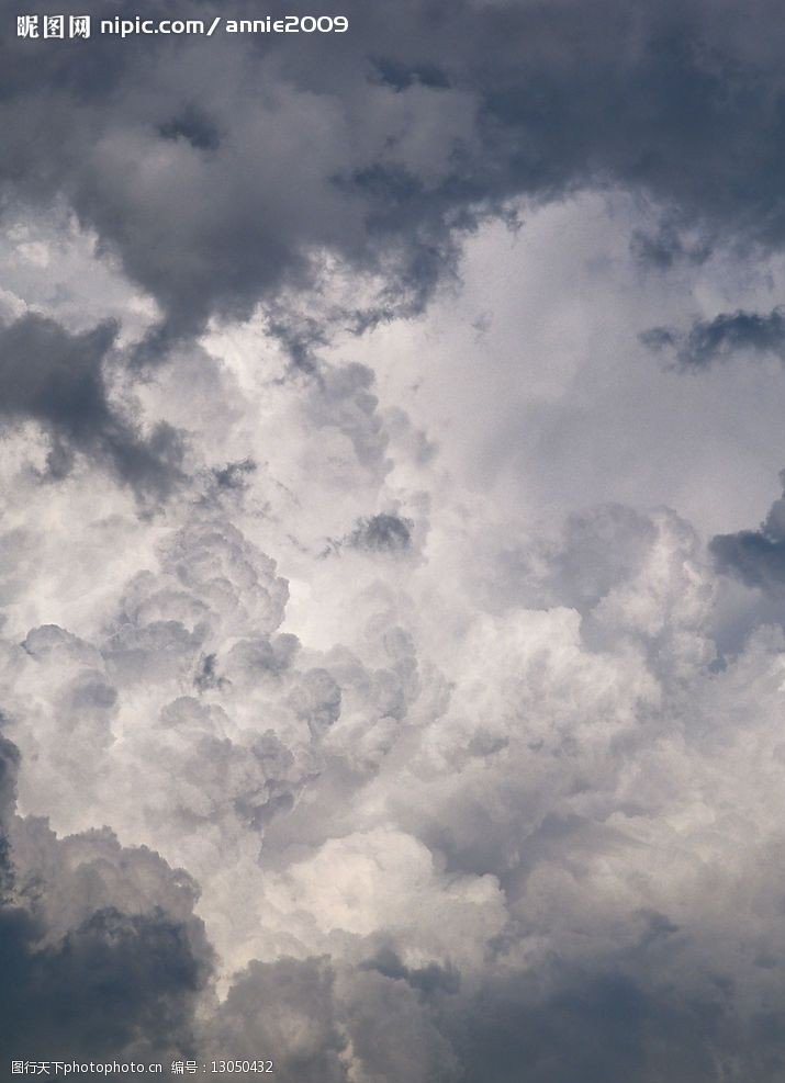 关键词:层云滚滚 层云 滚滚 变幻 莫测 雷雨 自然