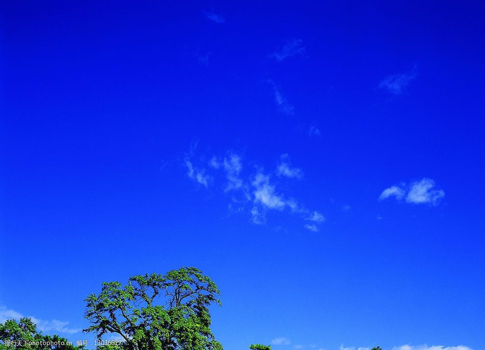 蓝蓝的天空风景图片