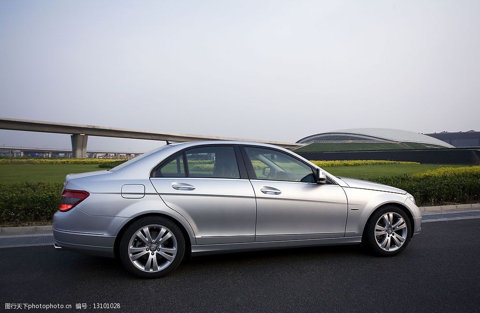 奔驰c230时尚型轿车图片